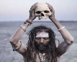 It is said that the crematorium is often visited b It is said that the crematorium is often visited by Aghori Sadhus or ascetics who perform some post-mortem rituals by taking some ashes and leftover b